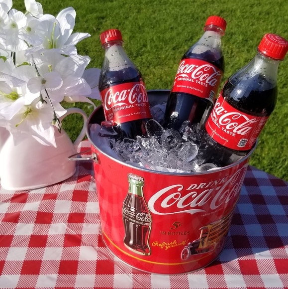 Coca-cola Tin Beverage Bucket with Bottle Handle. - Picture 5 of 8